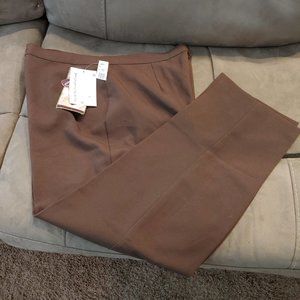 20WP (petite) Brown Levi Bend Over Slacks